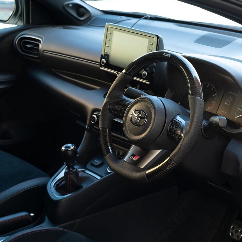 TOM's Racing Carbon Fiber Stuur (45100-TPA16) Toyota Yaris GR 1.6T G16E-GTS